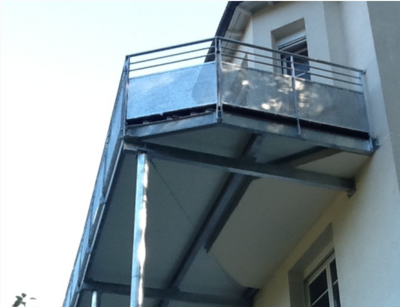 Terrasse tanche sur une structure en acier galvanis