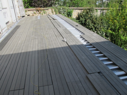Terrasse étanche en bois composite